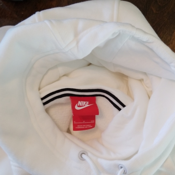 Nike White Hooded with pockets Logo Sweatshirt. - Picture 4 of 8